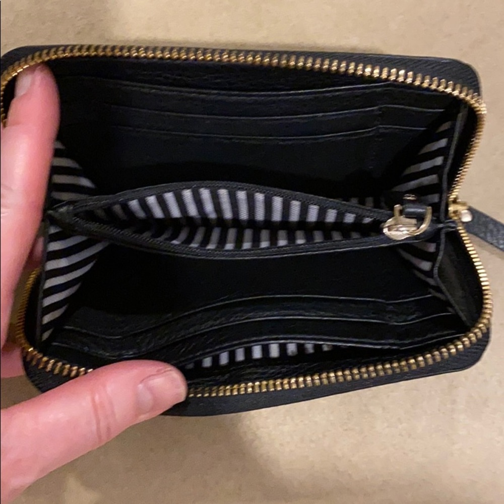 Kate Spade ♠️ Wallet - Picture 3 of 3